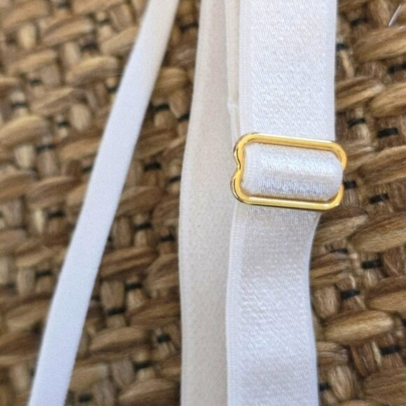 Victoria's Secret White Lace Bra - Picture 14 of 16